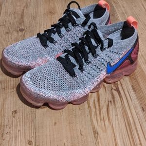Nike Vapor Max Flyknit in Ultramarine/Hot Punch